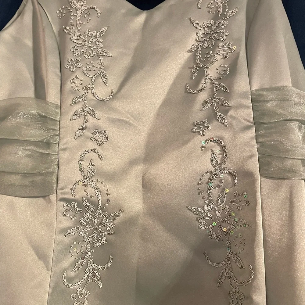 Dress - Picture 1 of 8